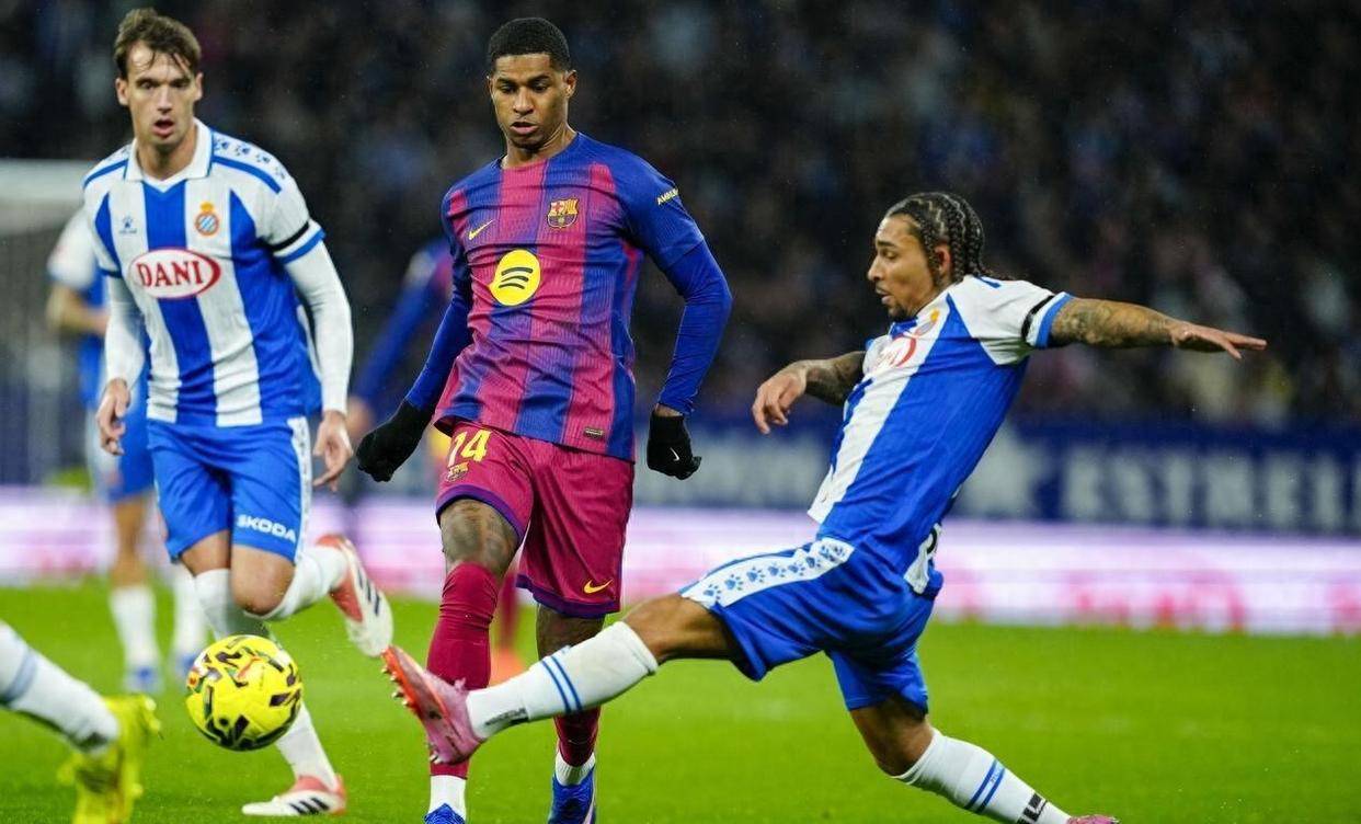 西甲一夜变天：巴萨绝杀坐稳榜首，黄潜超车马竞，黑马西班牙人虽败犹荣